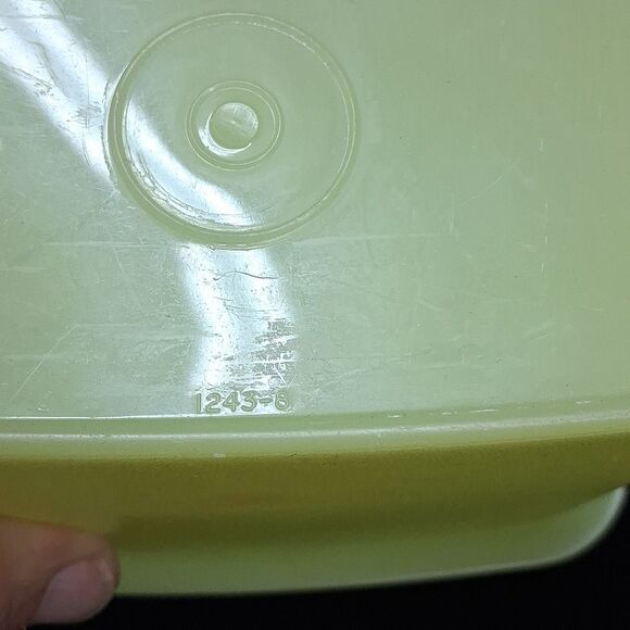 3 Tupperware Containers Yellow - Picture 7 of 7
